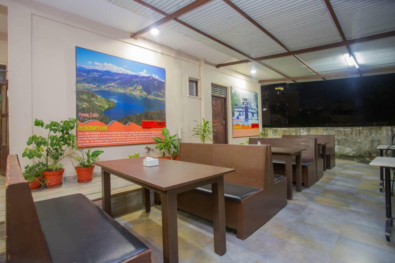 Oyo 575 Api Suites Pokhara Exterior foto