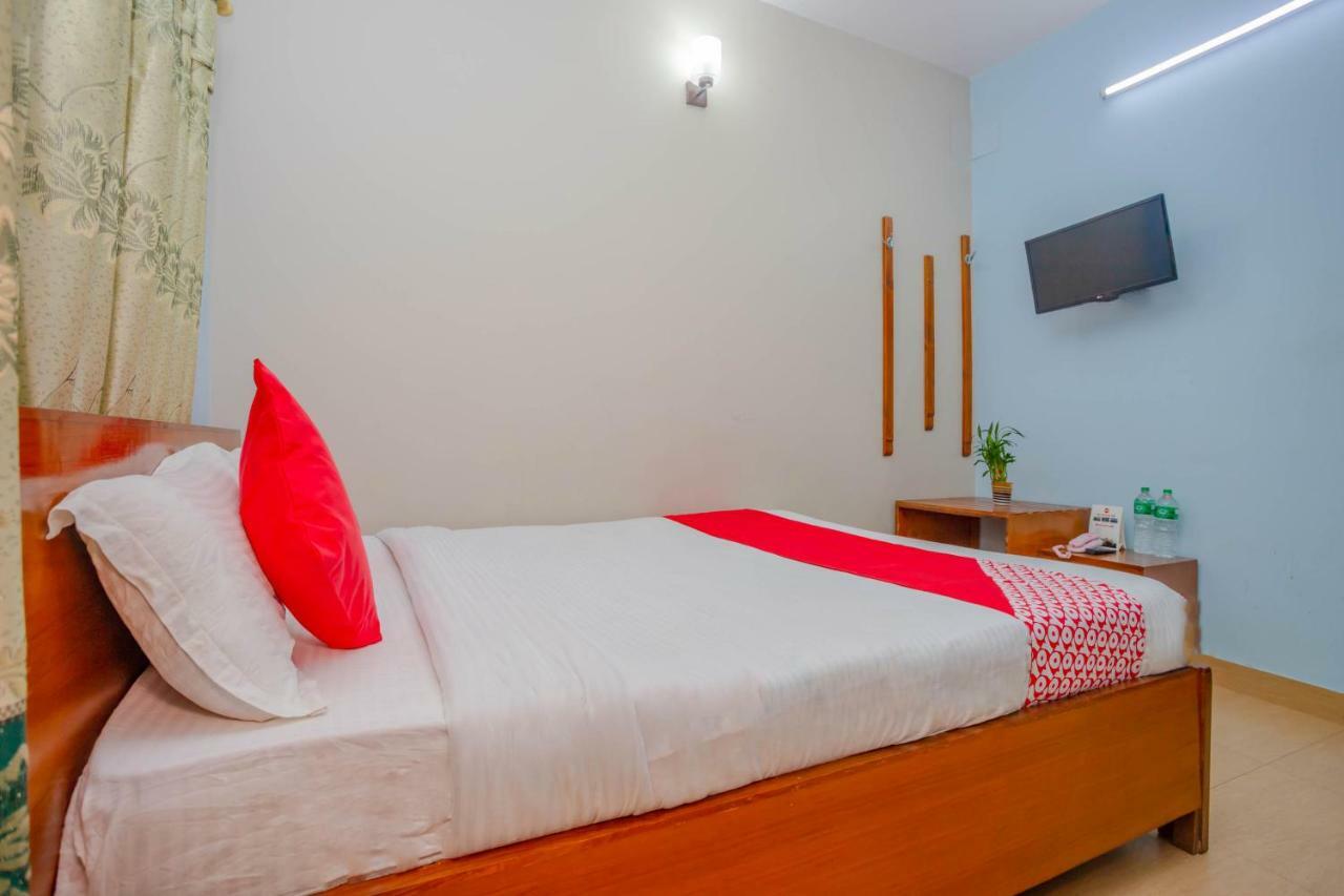 Oyo 575 Api Suites Pokhara Exterior foto